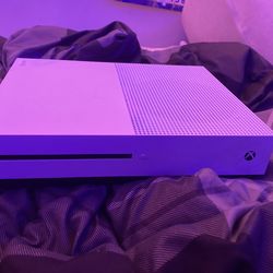 Xbox One s (runs Fine)