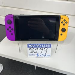 Nintendo Switch  + Charger + Port 