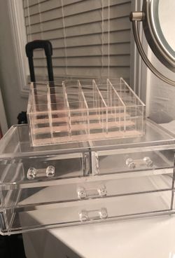 Makeup organizer