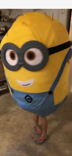 Full Sized Minion Costume!!  Comes Complete With Everything Needed