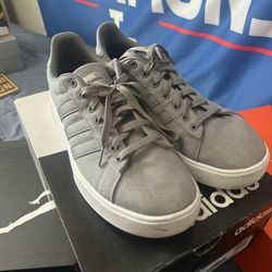 Adidas Sneakers