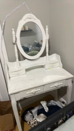 White Vanity Dresser with Oval Mirror