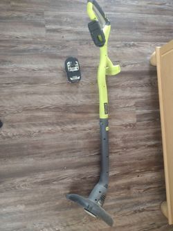 Ryobi trimmer With 2 batteries and Charger