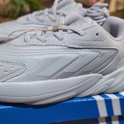 Kids Adidas - Size 12k