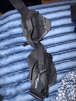 Donjoy wrist braces good condition