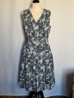 Halogen Women's Sleeveless Pleated Dress Charcoal Light Sage V-neck  Size 12 NWOT