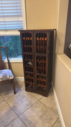 Wine cabinet