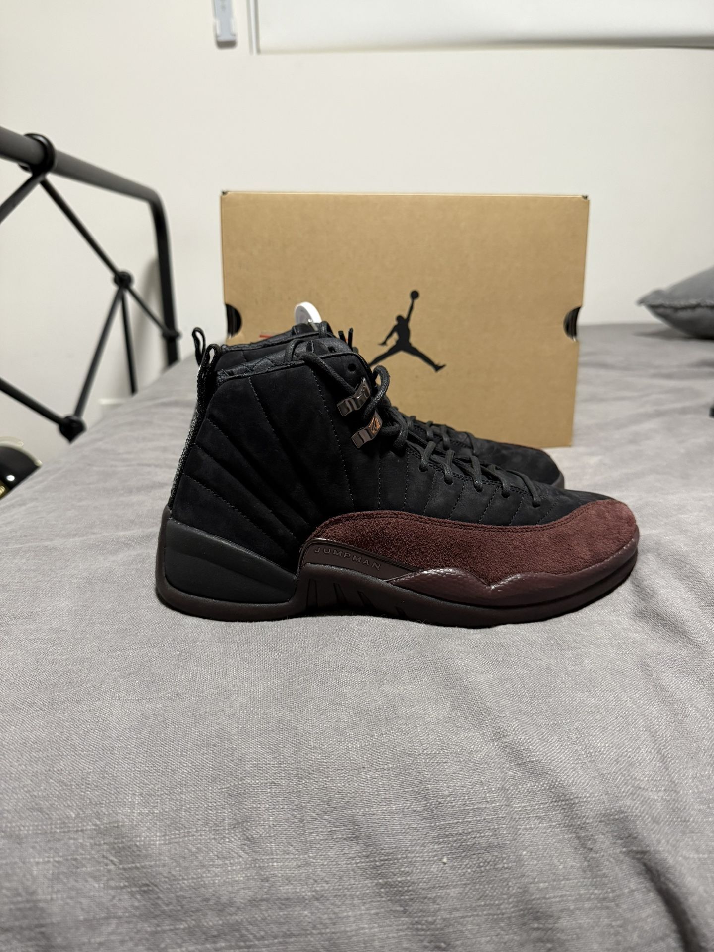 A Ma Maniére Jordan 12 Womens Size 10.5 New