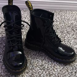 Doc Martens Women’s