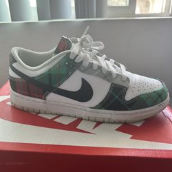 Nike Dunk Low PRM Christmas