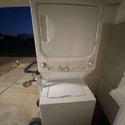 GE Electric Laundry Center 