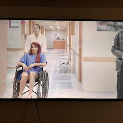2 55 Inch Tvs Roku Tcl Smart Tvs With Wall Mounts $400 For Everything 
