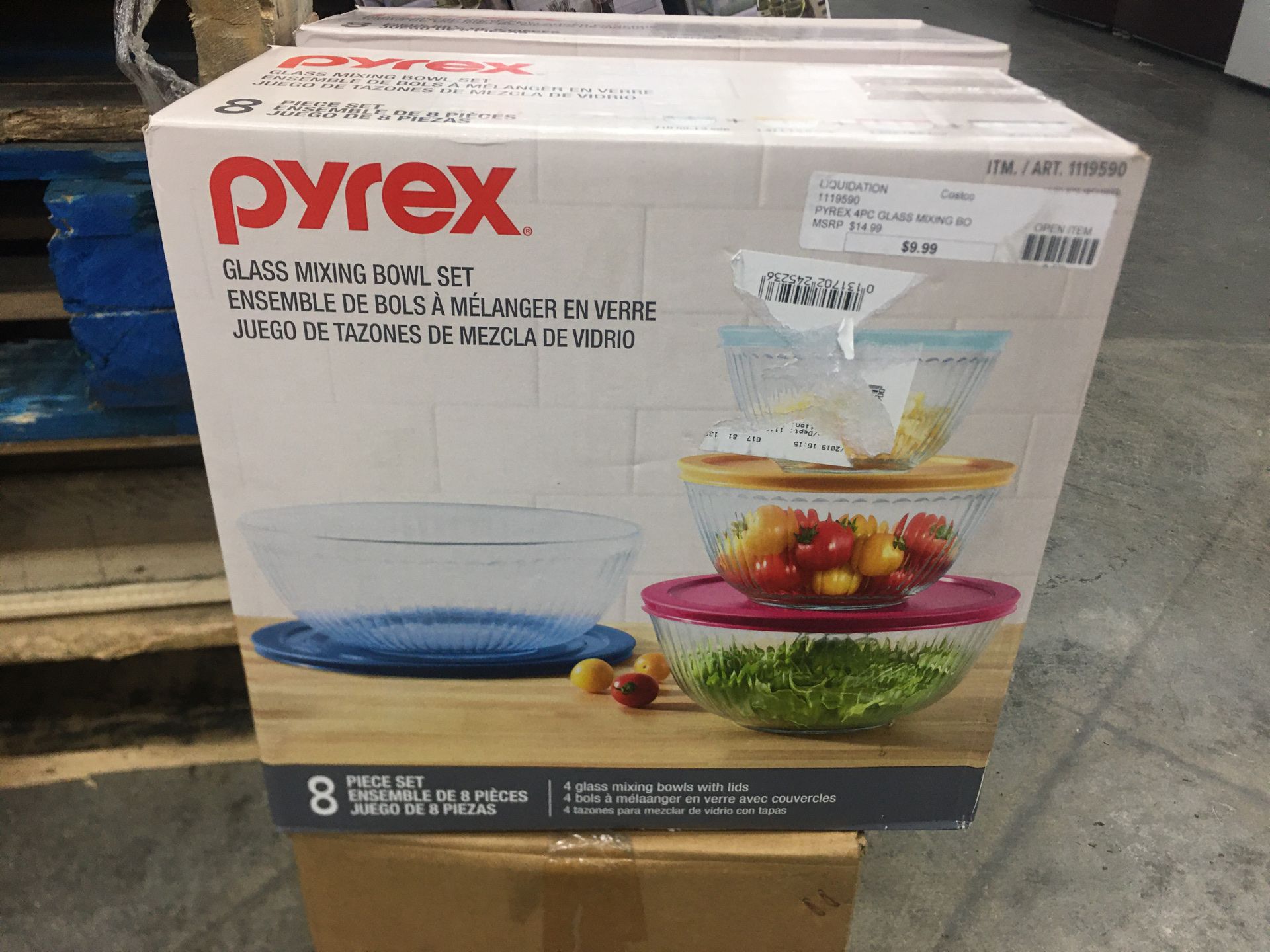 Pyrex glass mixing bowl