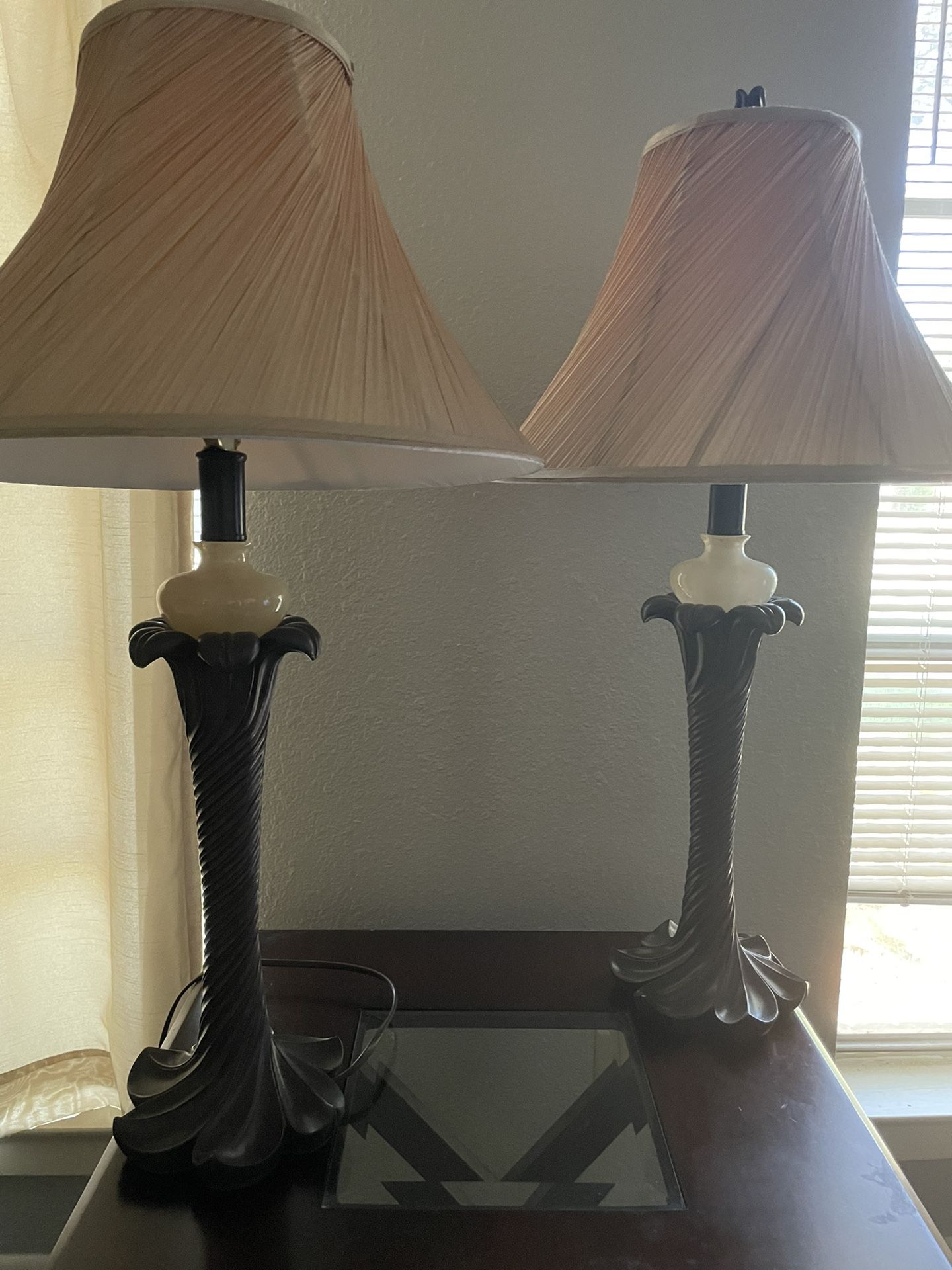 Tabletop Lamps