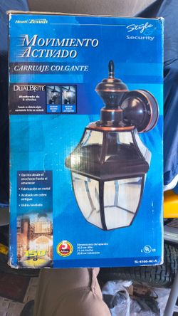 Motion sensor light
