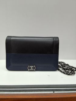 Chanel boy leather wallet handbag