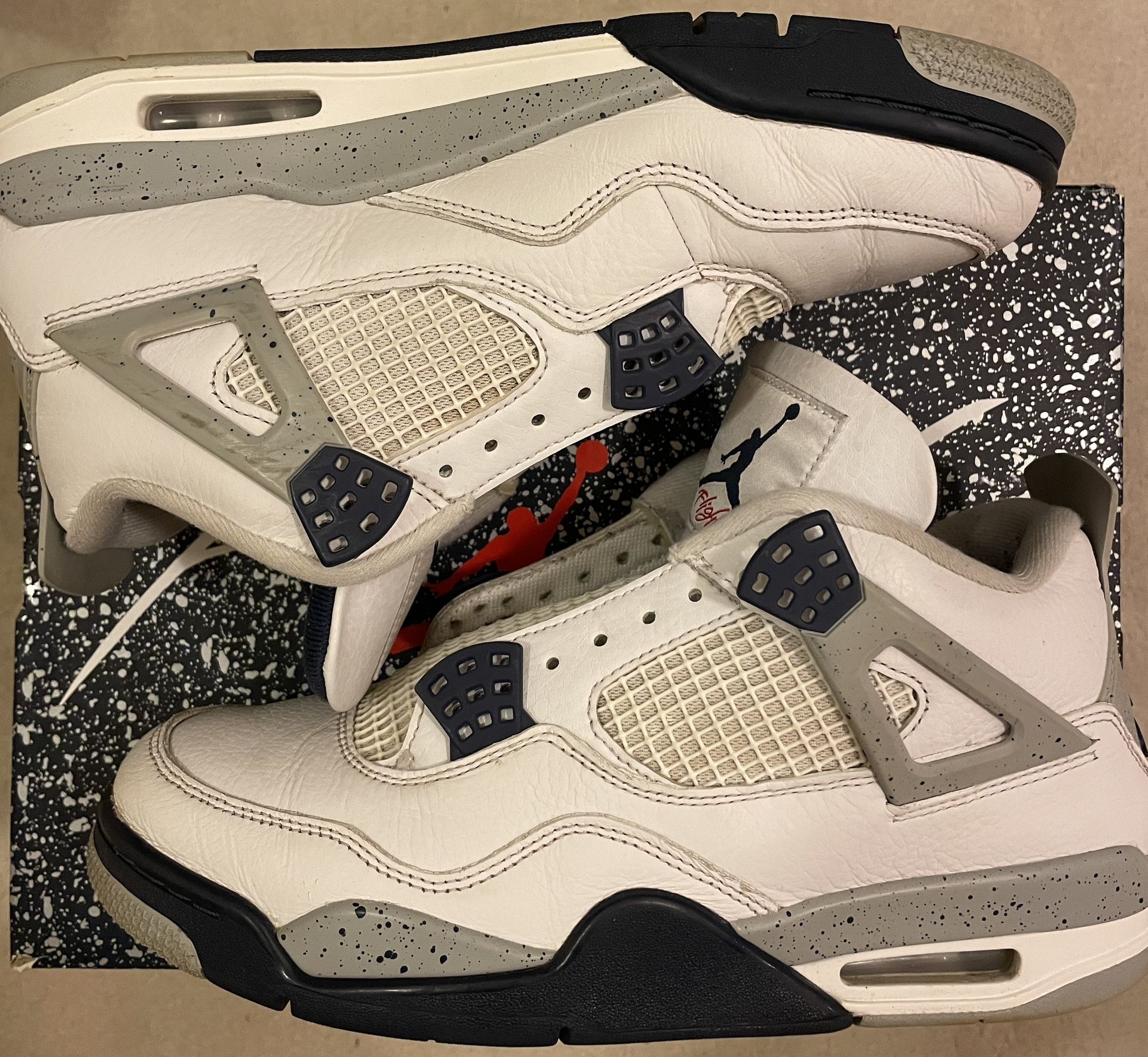 Jordan 4 Midnight Navy - Size 9.5