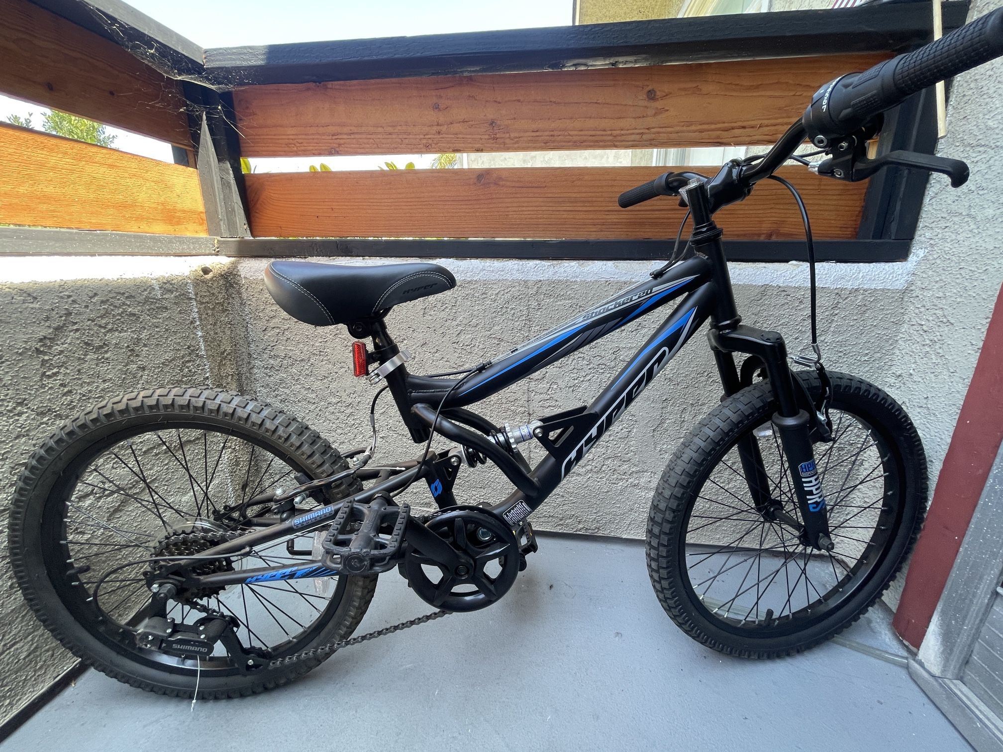 Hyper Bicycles 20" Boys Shocker Mountain Bike, Kids, Black