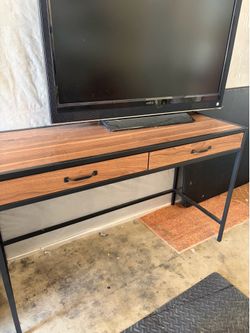 Side table, desk or TV table