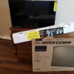 32" TV in perfect condition. Like new