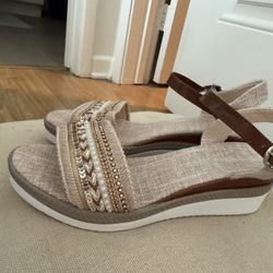 Fabric Wedge Sandles Color Tan/Brown/White Size 7.5M - Never worn
