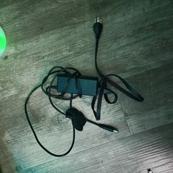 Chromebook with plug