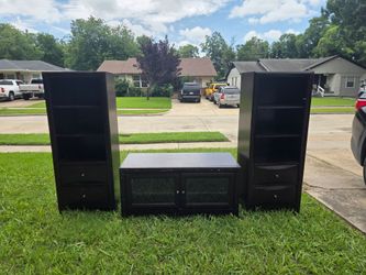 Entertainment center