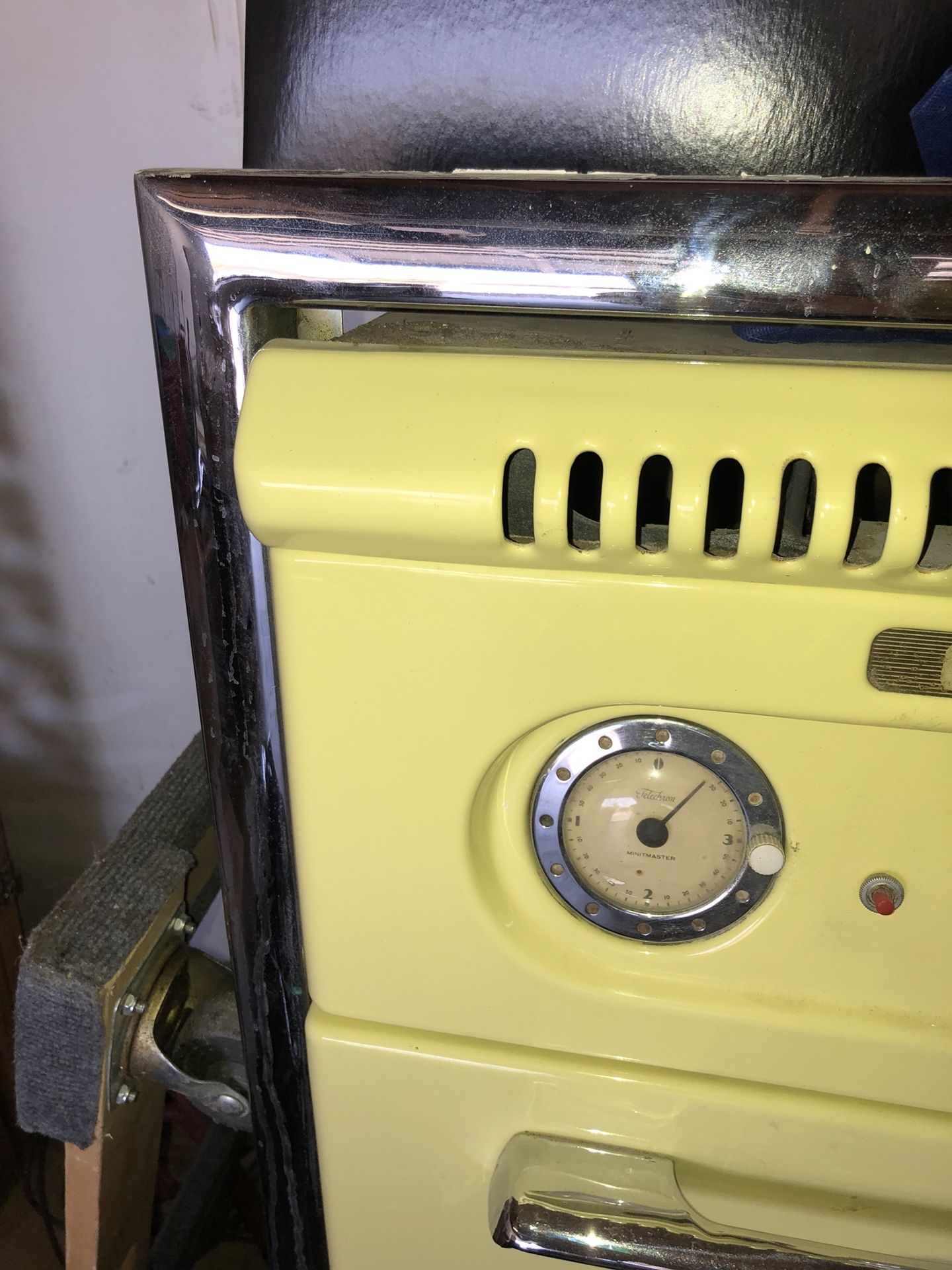 1950’s Western Holly wall oven stove. for Sale in Palm Springs, CA