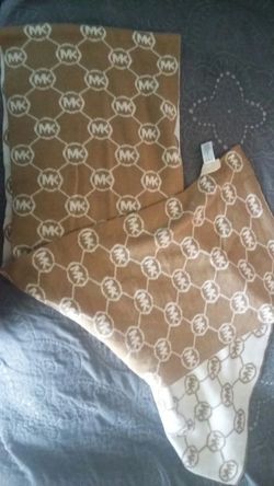 MICHAEL KORS AUTHENTIC SCARF REVERSIBLE