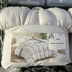 Casual Living King 3 Piece Comforter Set