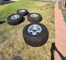 20 13  Chevy Tahoe rims and tires