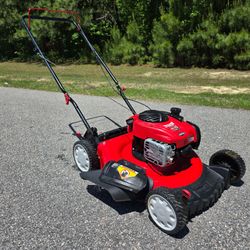 Troy Bilt 5.5HP 140cc Briggs & Stratton engine PUSH lawnmower