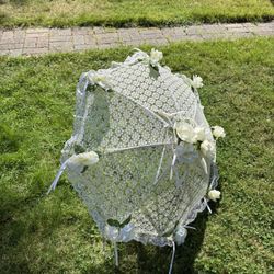 Costume - Vintage Parasol With Roses