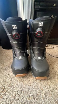 DC step on snowboard boots