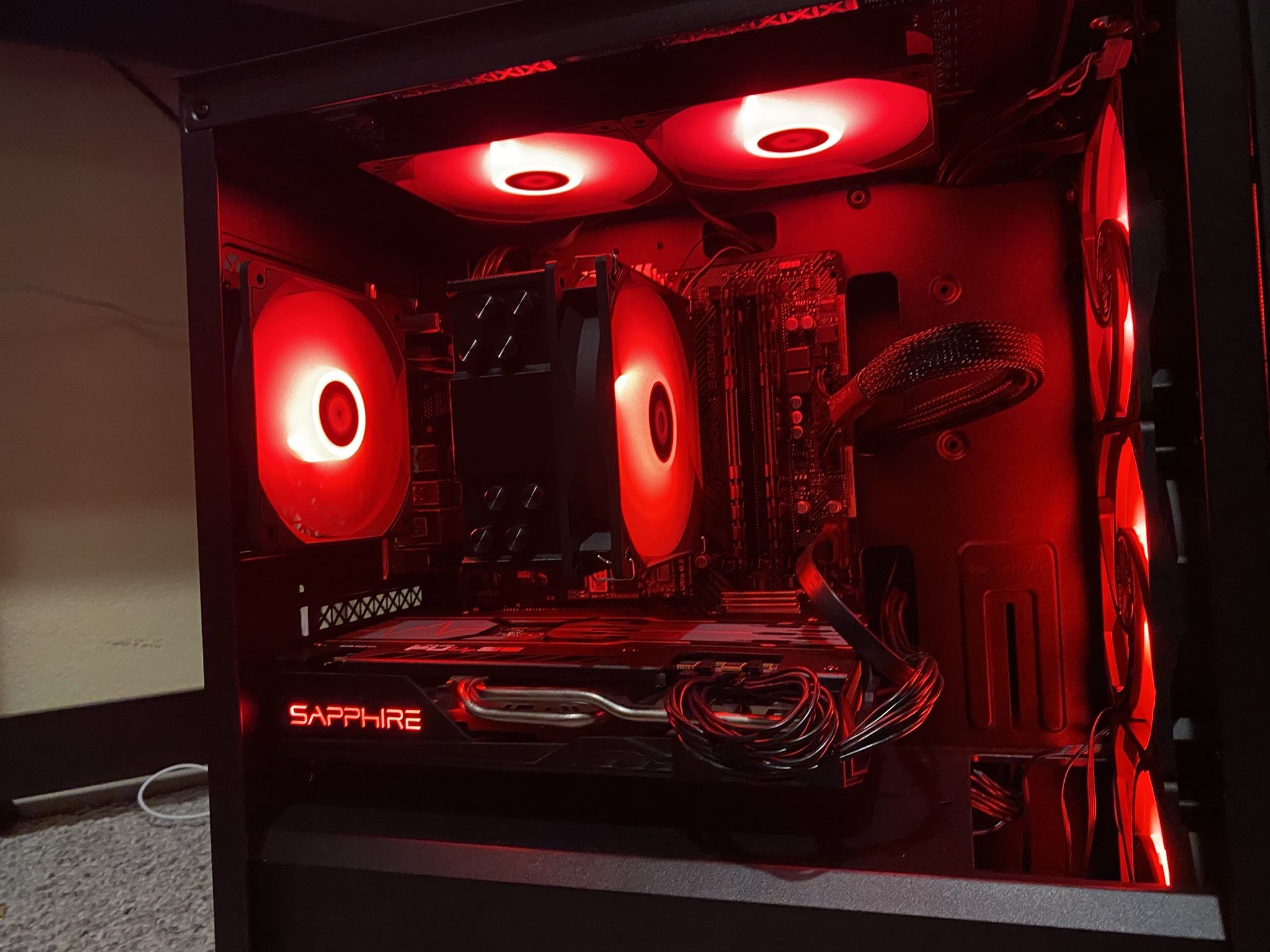 Gaming PC – Ryzen RX 5700 XT 1080p High Settings RGB Black Theme
