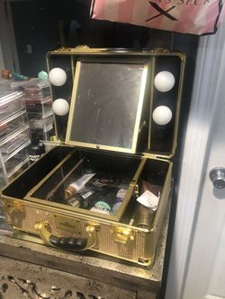 Impressions Make up box
