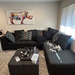 Black 2-piece Sectional