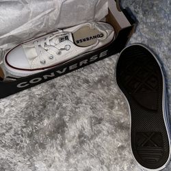 Converse, White, Size 7 1/2 Women 