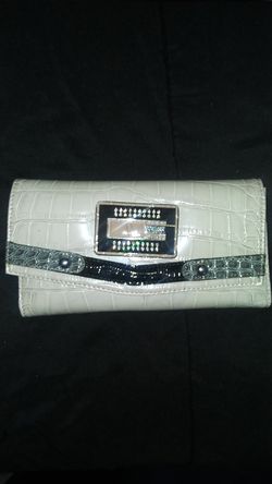 Guess wallet
