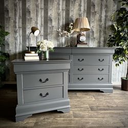  🌺 Newly Refinished Gray Solid Wood Dresser With Nightstand 