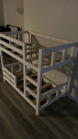Toddler bunker bed