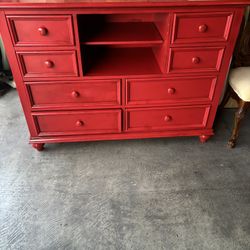 Long & Tall Dresser With 8 Drawers & Shelves, Excellent Condition, Drawers Work Great;Very Clean ;Glossy & Shiny Like New 