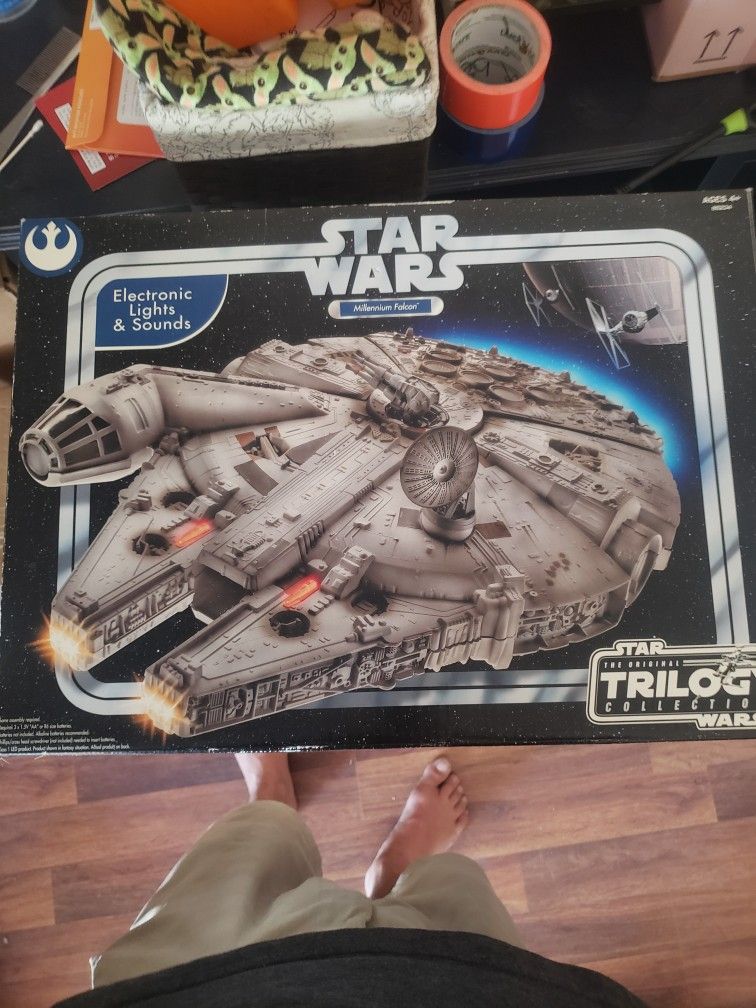 Star Wars Millennium Falcon Trilogy Collection