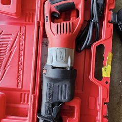 Milwaukee Corded SawZaw And Carry Case 