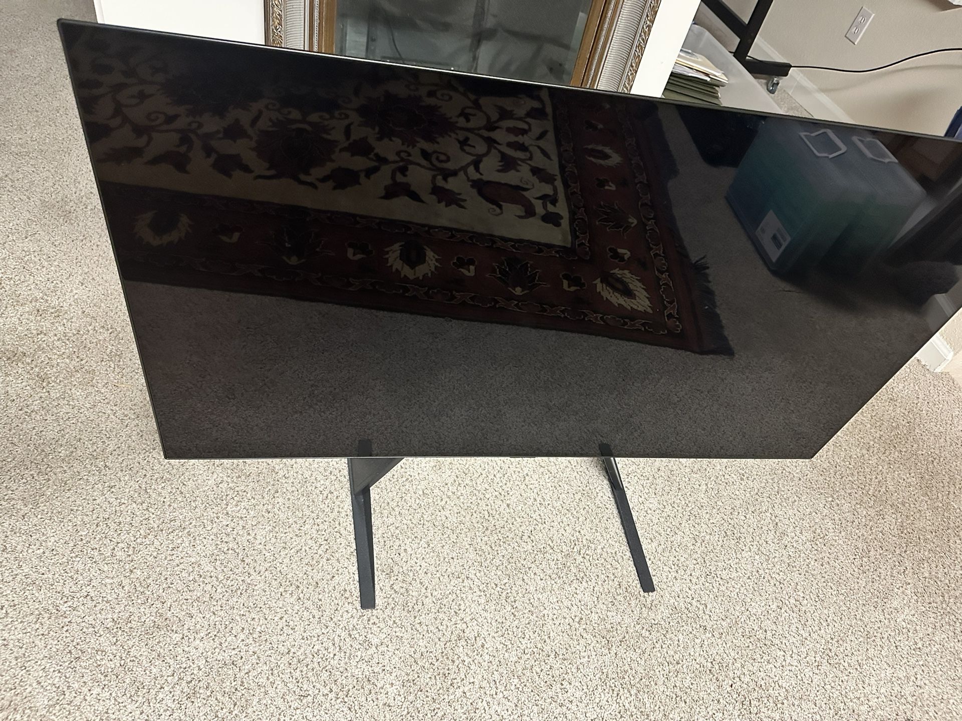 LG 48” OLED C2 (Model: OLED48C2PUA) – Excellent Condition