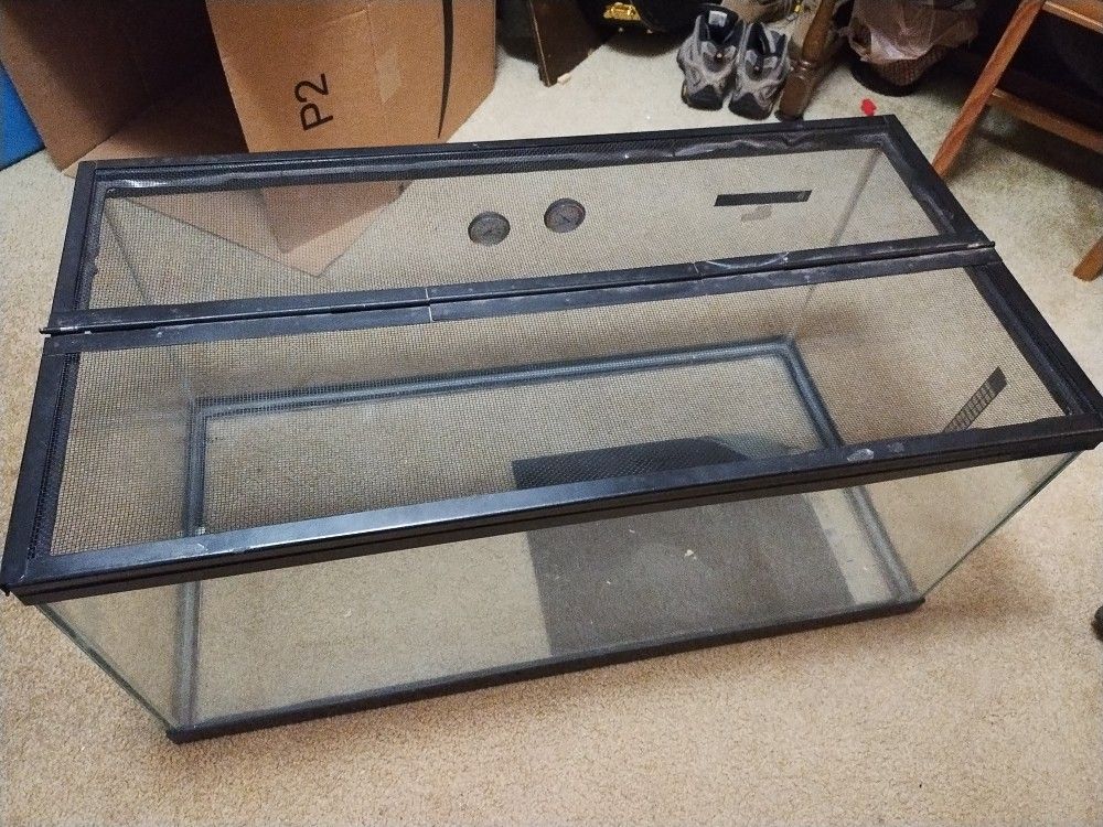 Glass Vivarium With Removable Metal Mesh Top