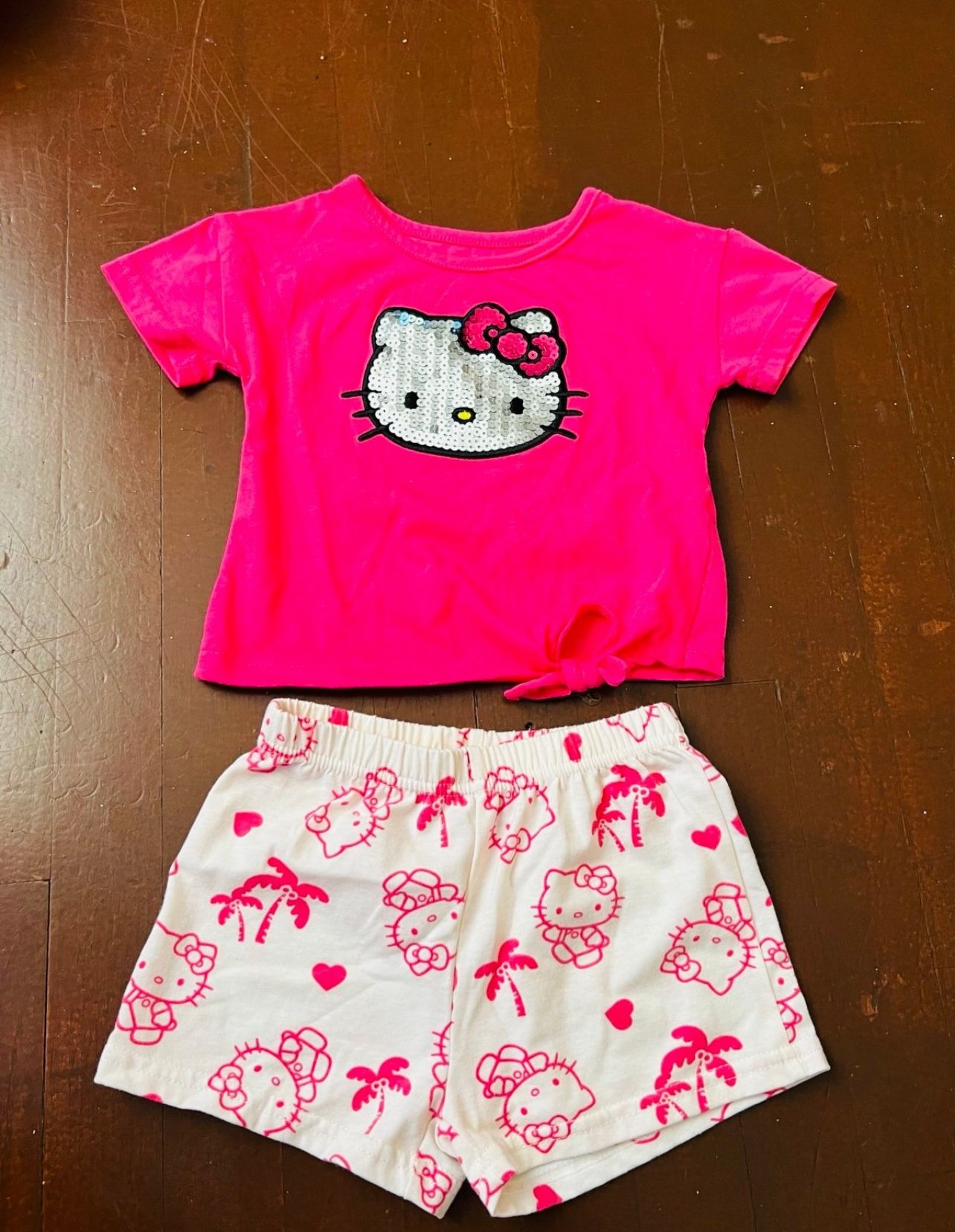 Hello Kitty babygirl two piece outfit with sequence 18 months