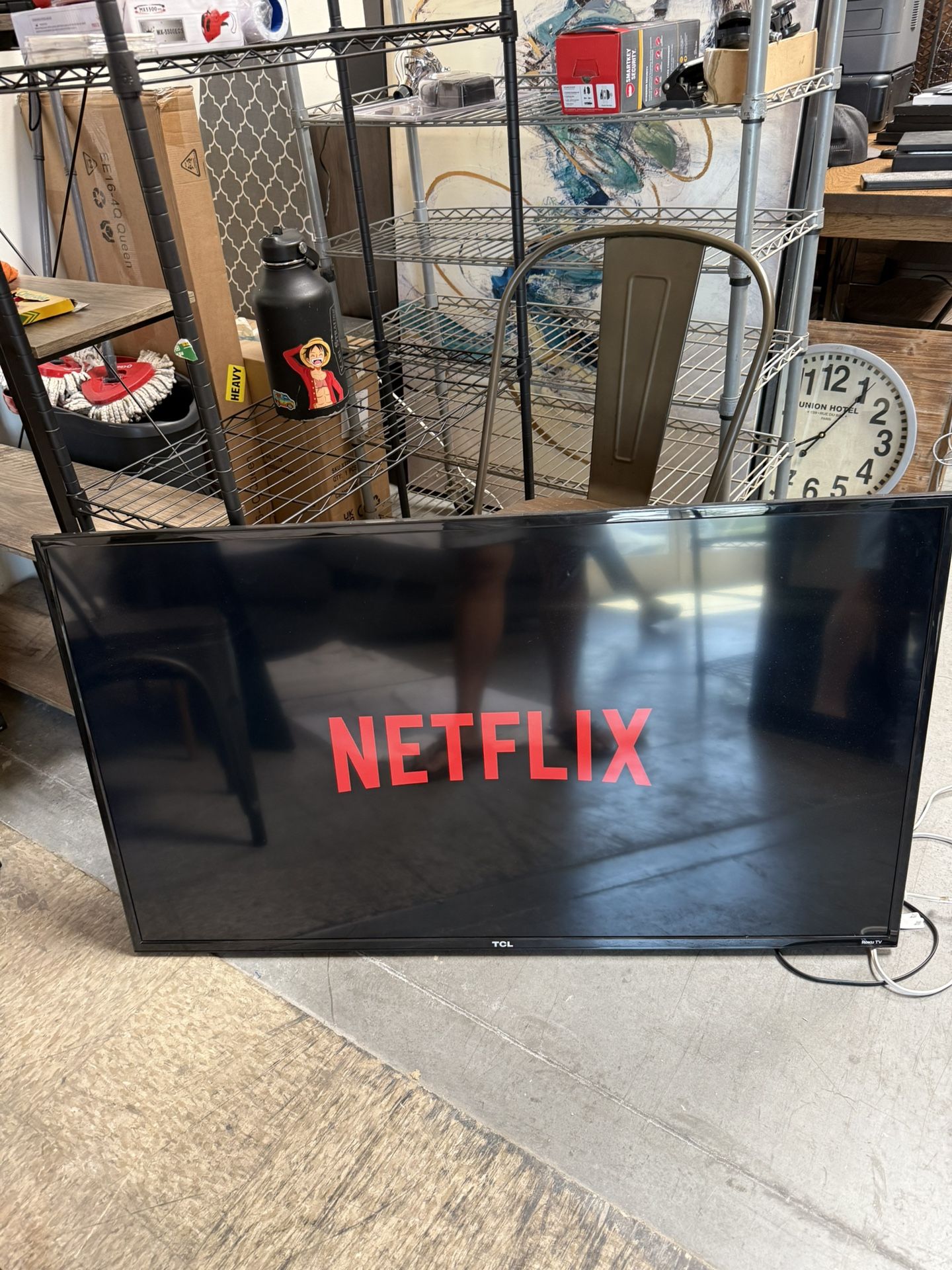 TCL Roku 50” Tv W/wall Mount