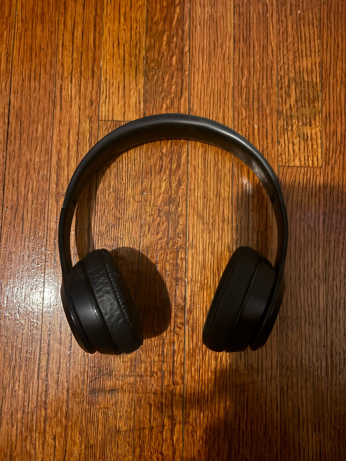 Beat Solo3 Wireless Bluetooth Headphones Black Used With No Box Or Charger