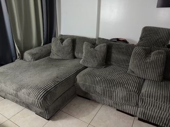 MOVE-OUT SALE! Large Gray Modular Sectional Sofa with Chaise